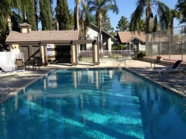 25797 Mission Rd, Loma Linda, CA 92354