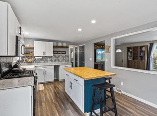 30015 Norelius Dr, Lindstrom, MN 55045