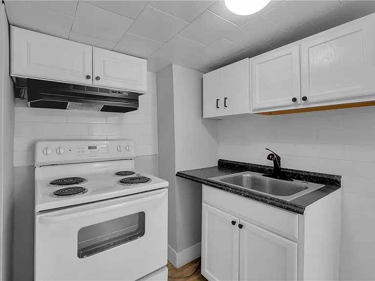 149 W Ridge St #2A — Photo 2