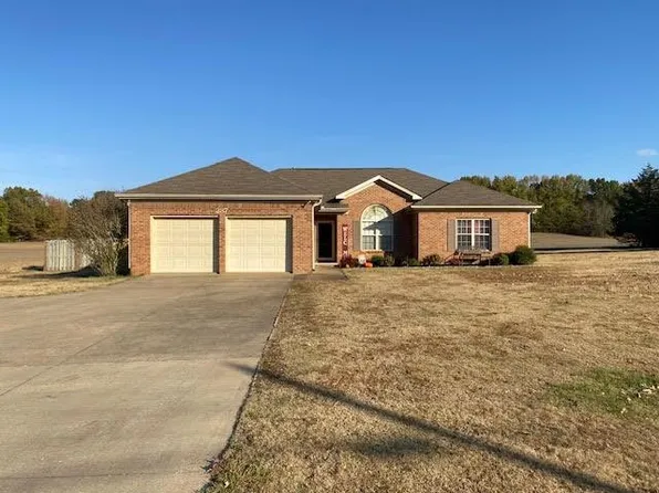 287 N Poplar St, Dyer, TN 38330