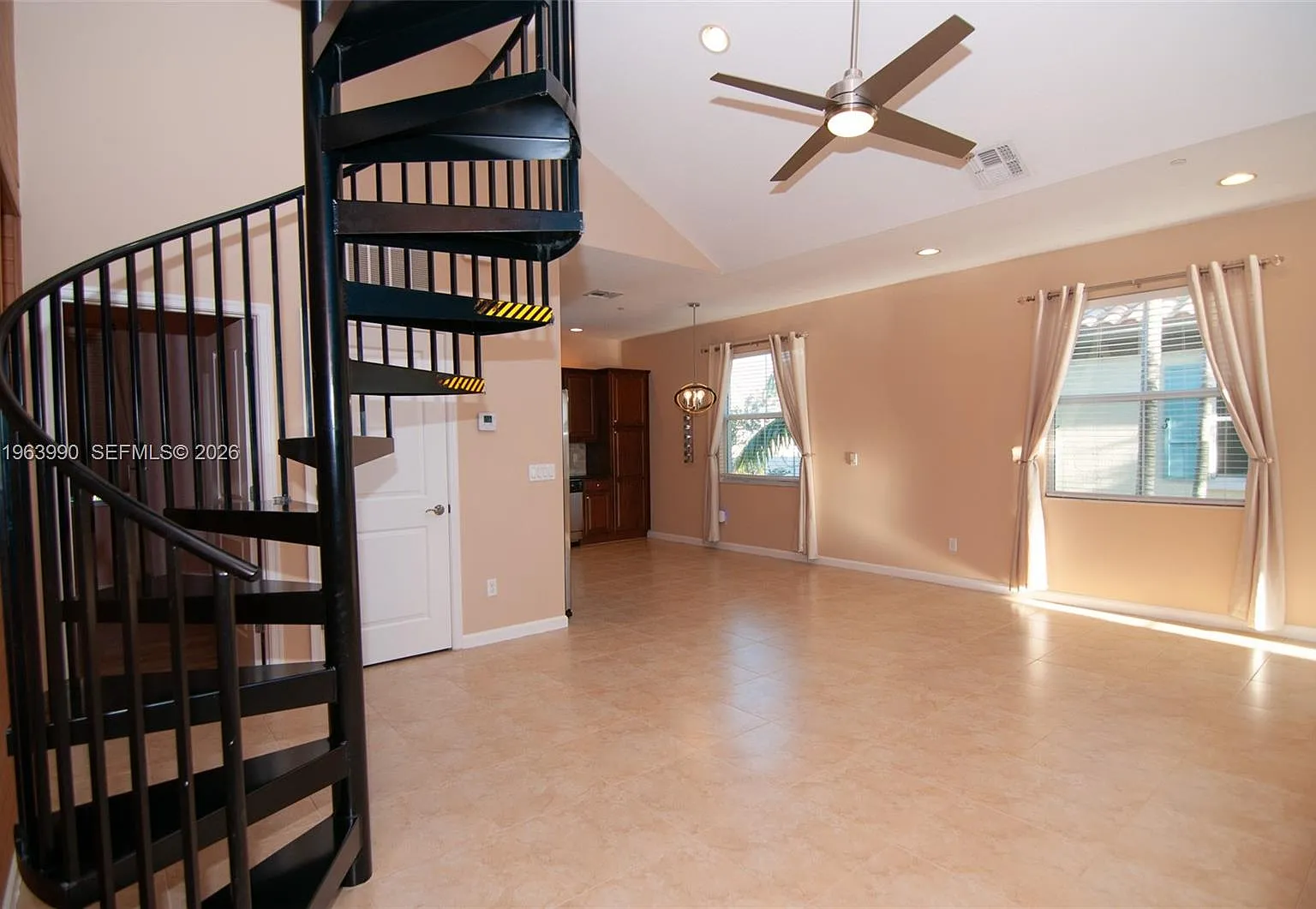 2 bed, 2.0 bath, 1254 sqft, $3,200 — Photo 2