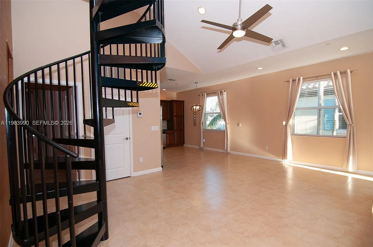 Building Photo - 4357 Cascada Cir #4357