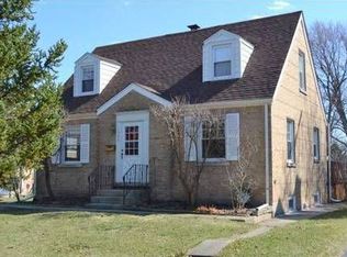 1208 Manchester Rd, Wheaton, IL 60187