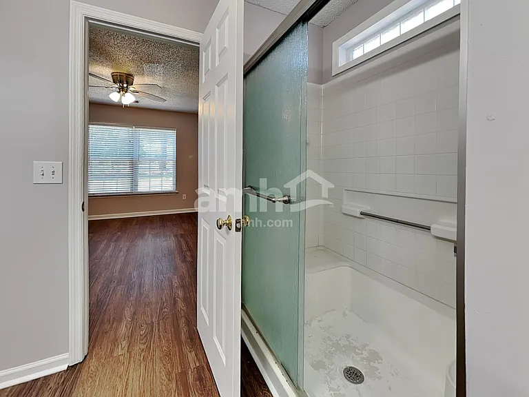 38 Sandy Pointe Dr — Photo 10