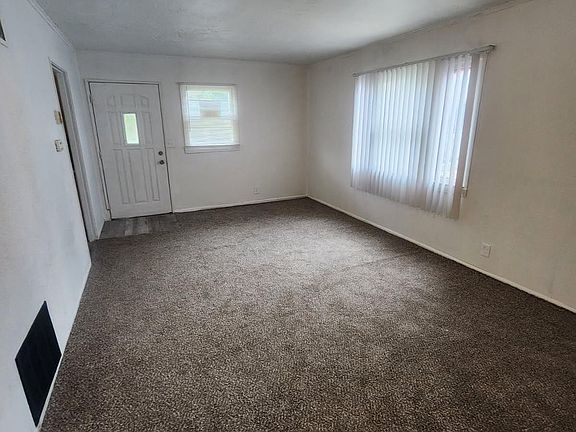 5th image of 906 West St