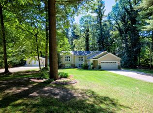 5264 Woodside Dr, Hamilton, MI 49419