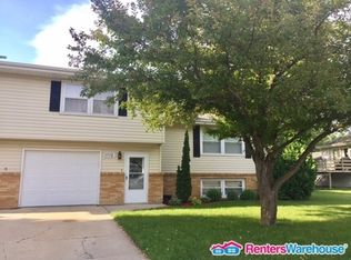 1710 Gateway Dr #12, Albert Lea, MN 56007