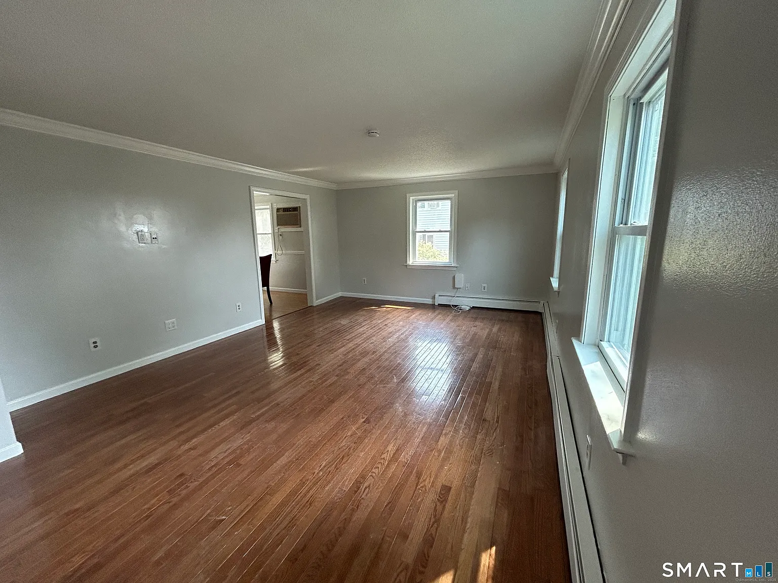 3 bed, 2.5 bath, 2310 sqft, $3,200 — Photo 3