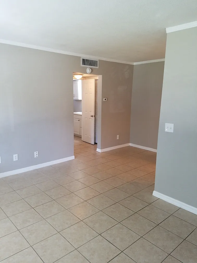 225 5th Avenue NE - 1 — Photo 4