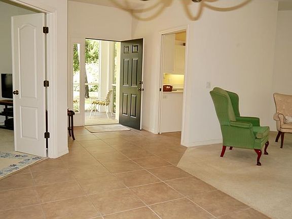 5th image of 915 Paisley Ct #9