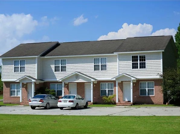 103 Marigold St, Sneads Ferry, NC 28460