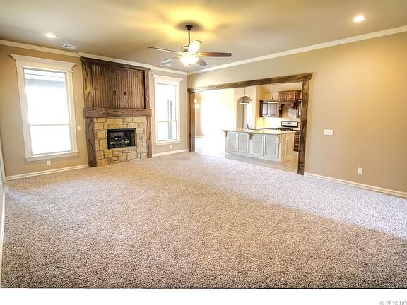 5th image of 9409 N 104th Ave E
