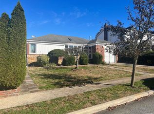 1346 Decker St, Valley Stream, NY 11580