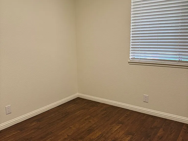 16920 Yvonne Dr — Photo 20
