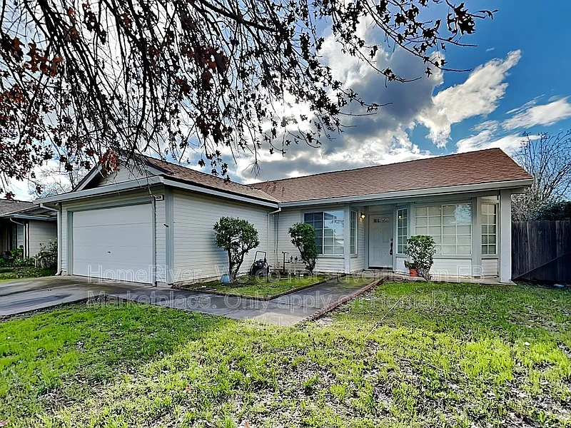 3 bed, 2.0 bath, 1289 sqft, $2,350 — Photo 1