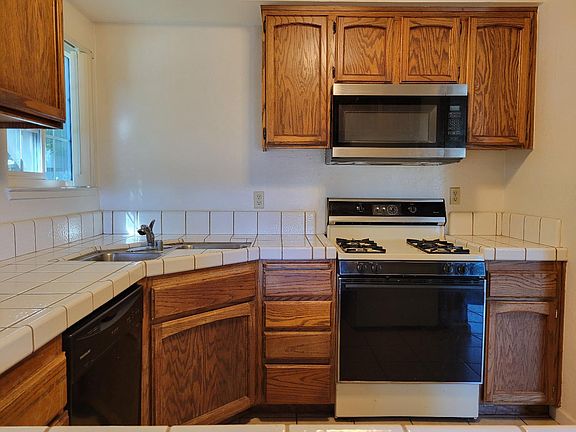 5th image of 7413 Auburn Oaks Ct APT A