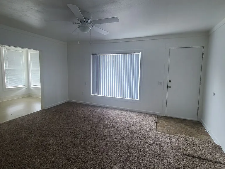 372 SW Donald St — Photo 7