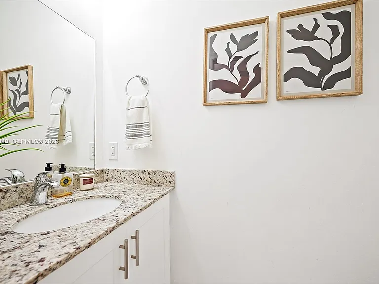 445 Conservation Dr — Photo 5