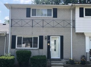 203 N Christine Cir, Mount Clemens, MI 48043