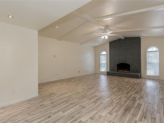 5th image of 2913 Teakwood Dr