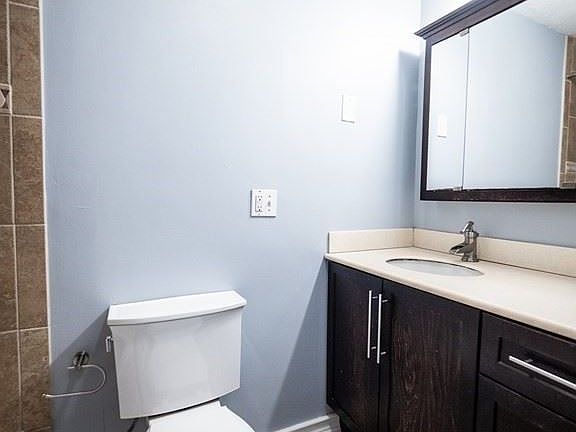 5th image of 465 Washington St APT 5