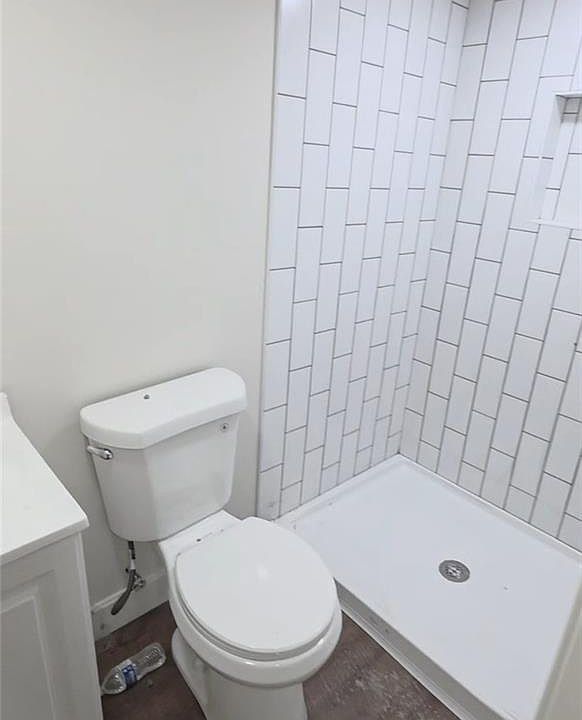 2nd image of 7 E 85th St
