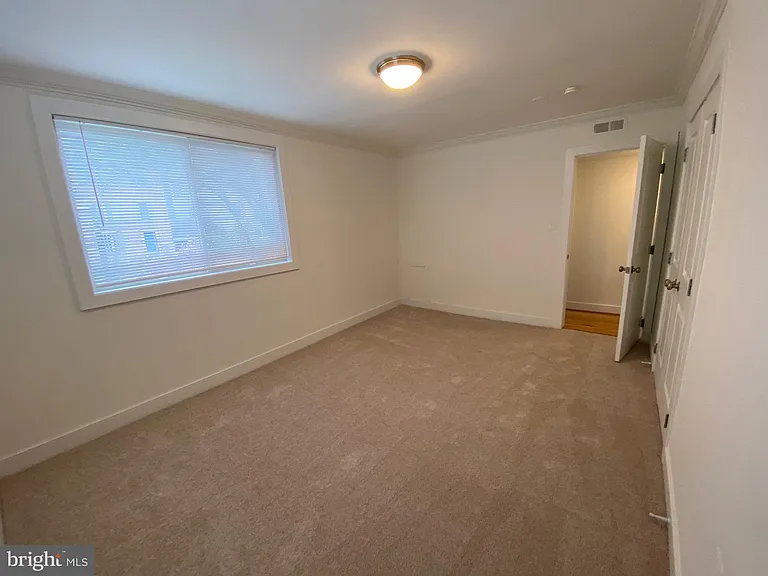 2838 Hartford St SE #304 — Photo 14