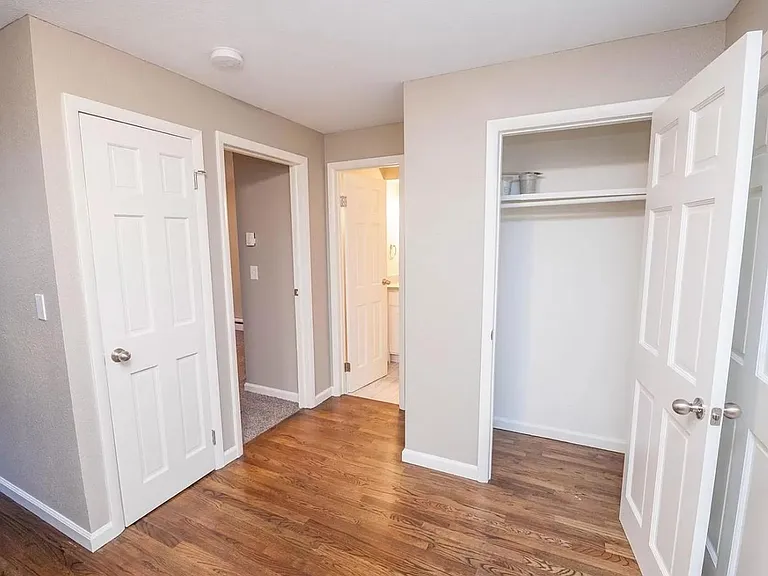 1410 N York St #13 — Photo 13