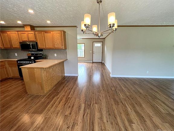 4th image of 570 Onyx Ct