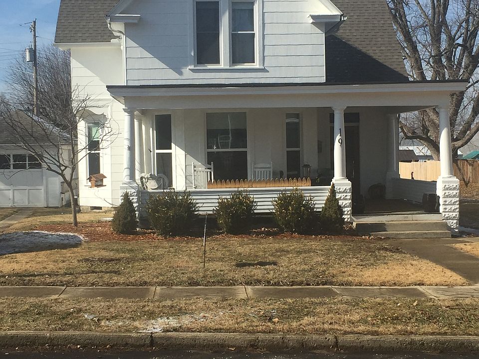 1st image of 19 S Oak St