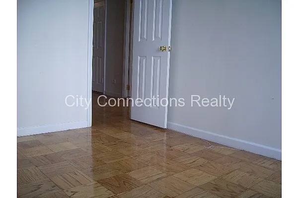 Rented by City Connections Realty | media 11