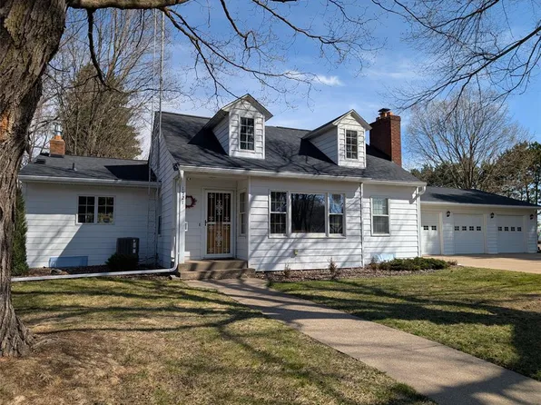 1521 6th Avenue, Menomonie, WI 54751