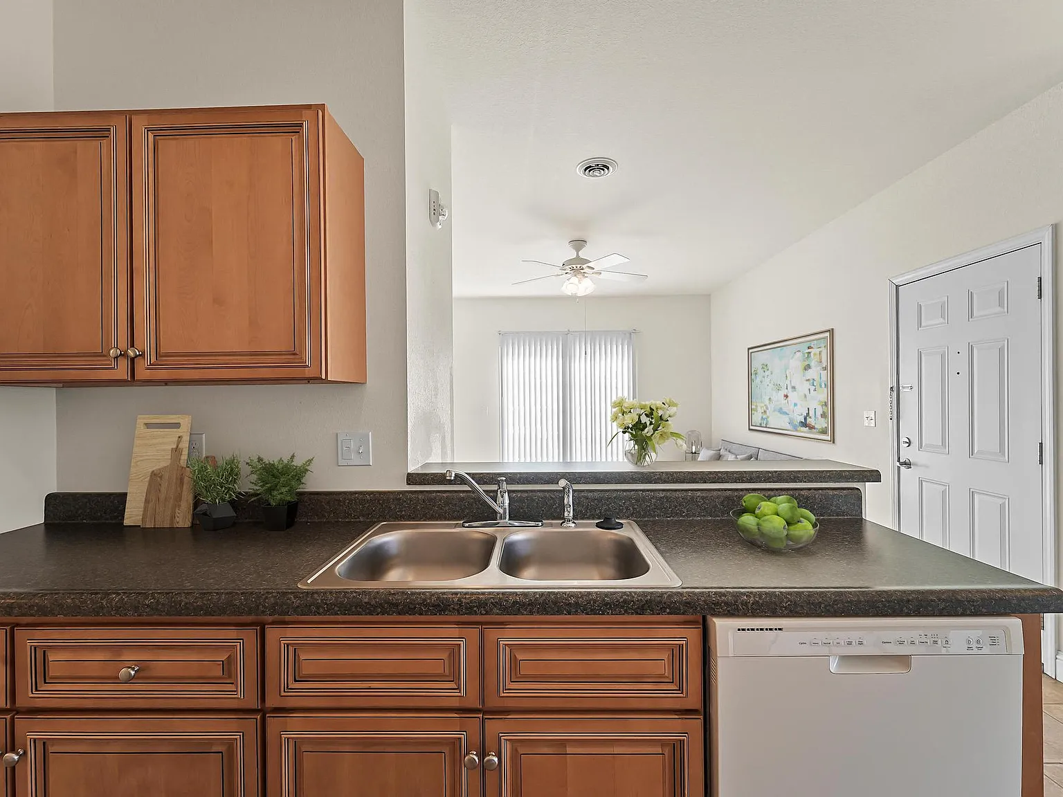 Black Diamond Single Family — Photo 1
