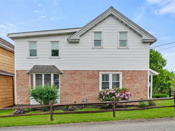 812 Green St, California, PA 15419