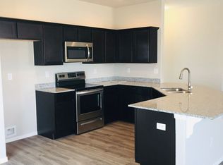 1630 Edinburgh Dr, Centerton, AR 72719