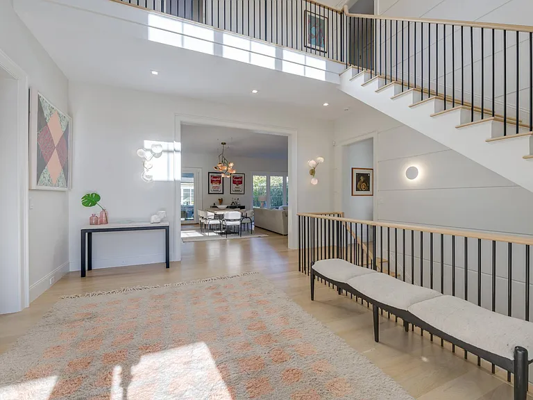 187 Meeting House Ln — Photo 5
