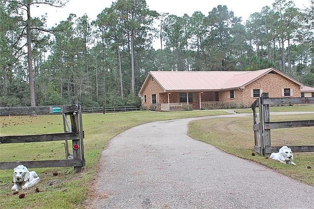 1st image of 60617 Cypress Dr