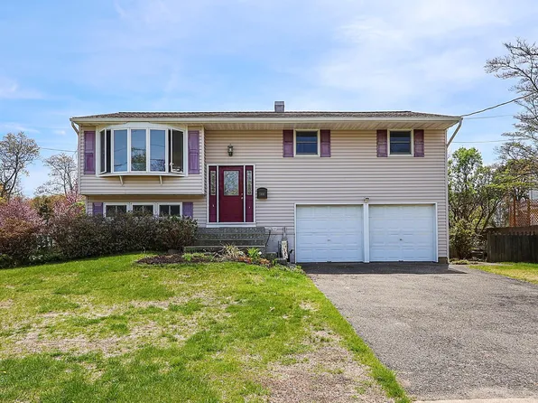 104 Utica Street, Bay Shore, NY 11706