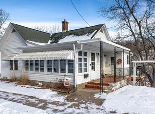 469 Dewey Ave, Galena, IL