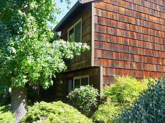 townhouse is an end unit