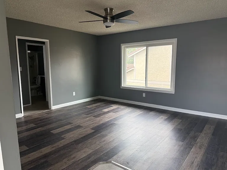 241 E Dexter St #5 — Photo 3