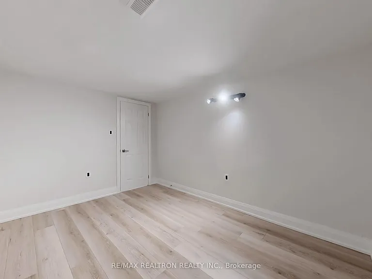 28 Blue Spruce Ln #BASEMENT — Photo 13
