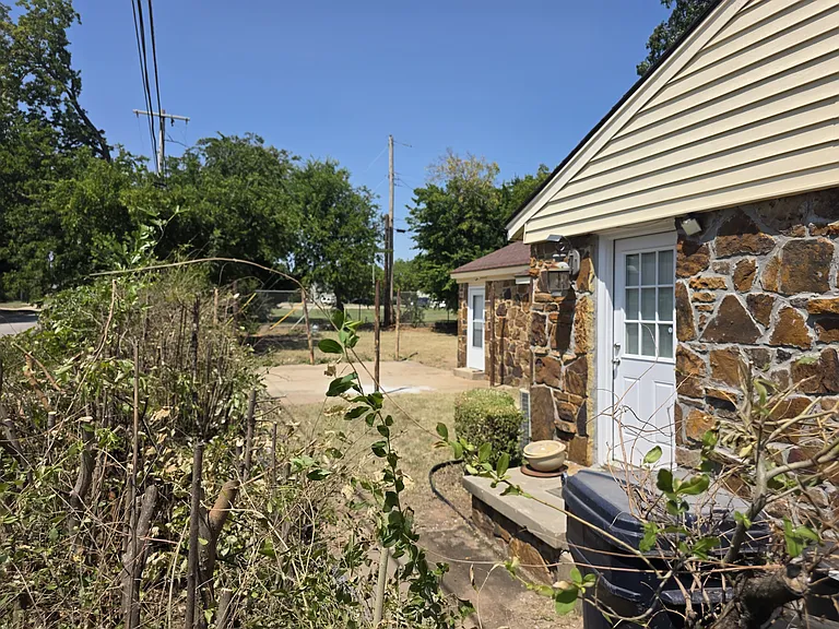 3247 NW 47th St — Photo 31