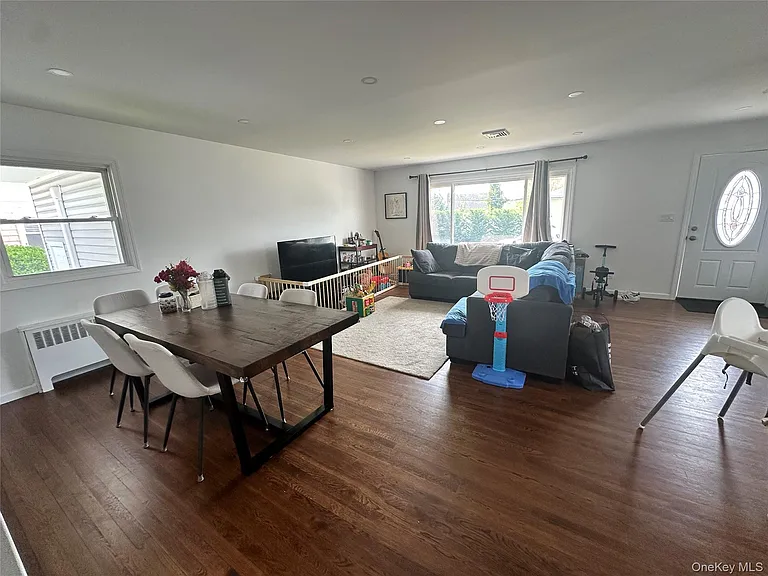 1741 Warren Pl — Photo 13
