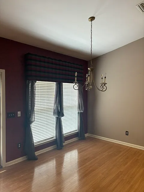 3 bed, 100 sqft, $1,895 — Photo 2