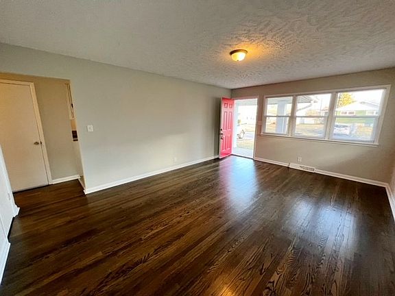 2195DetroitLivingRoom1_02202023