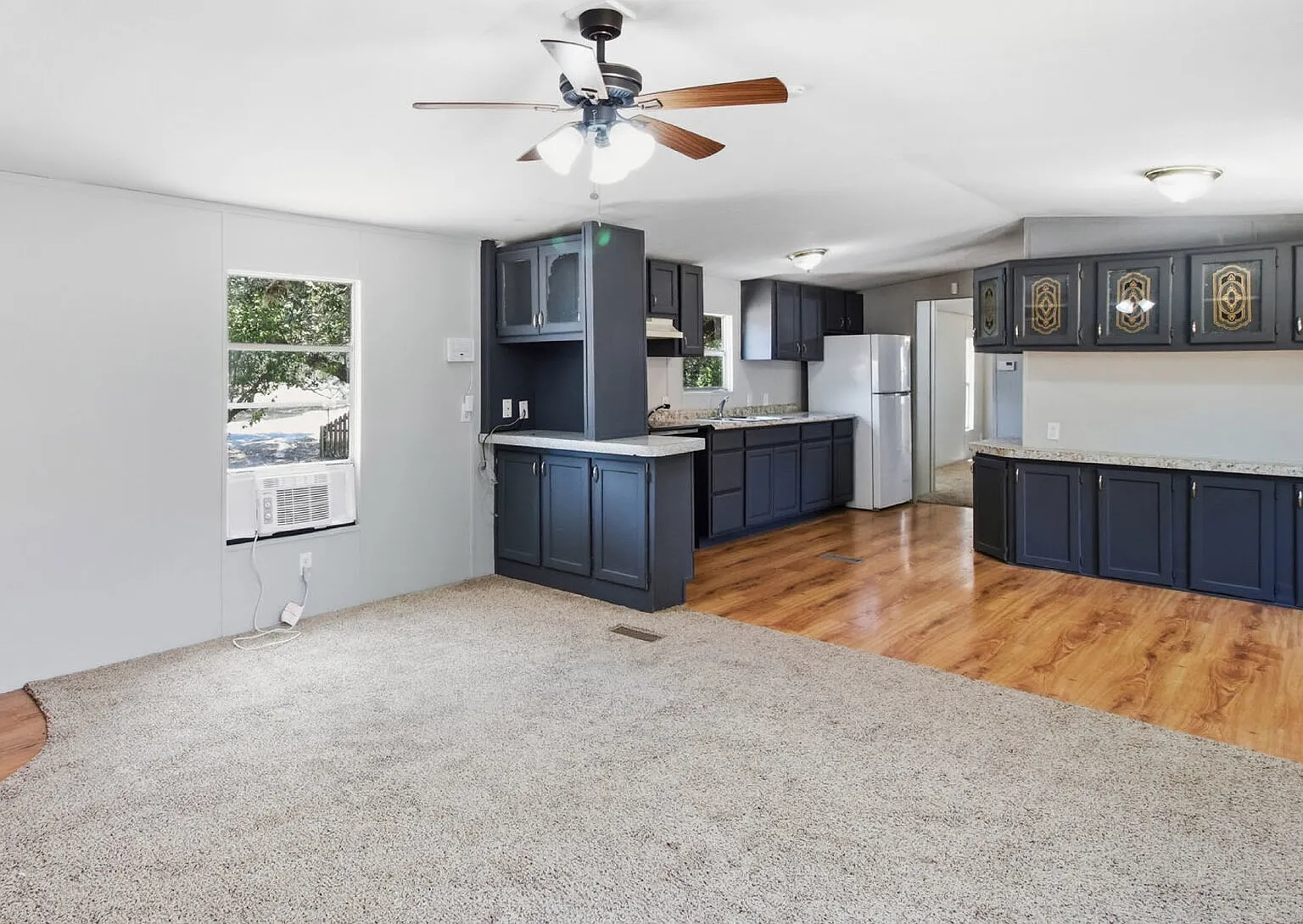 3 bed, 2.0 bath, 1216 sqft, $1,195 — Photo 4