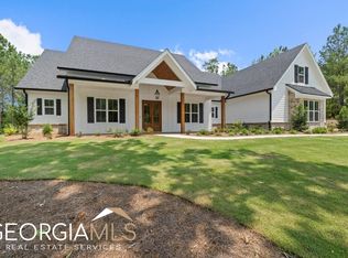 102 Fox Ct, Forsyth, GA 31029