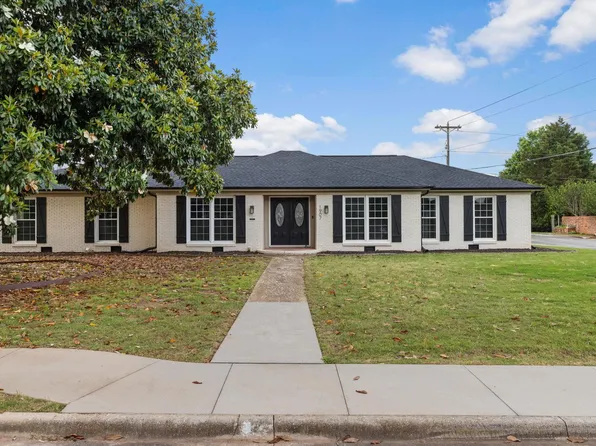 1907 Edwards Ave, Muscle Shoals, AL 35661