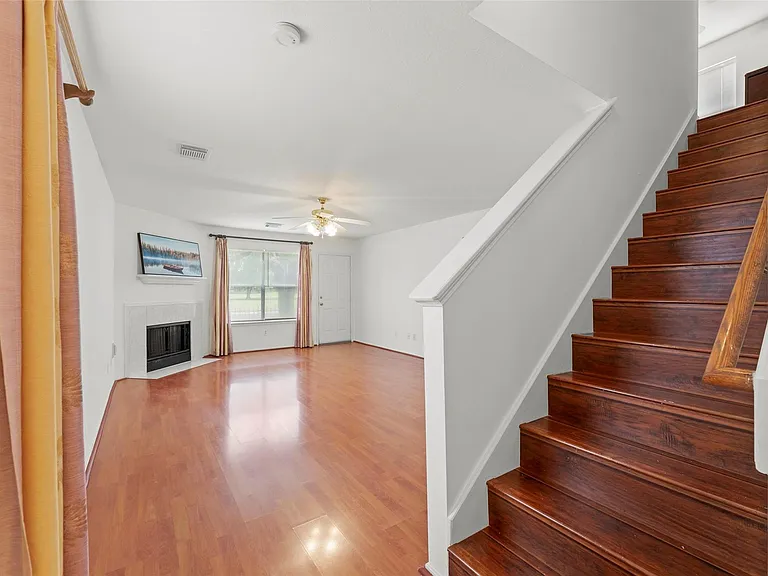 8252 Golf Green Cir — Photo 2